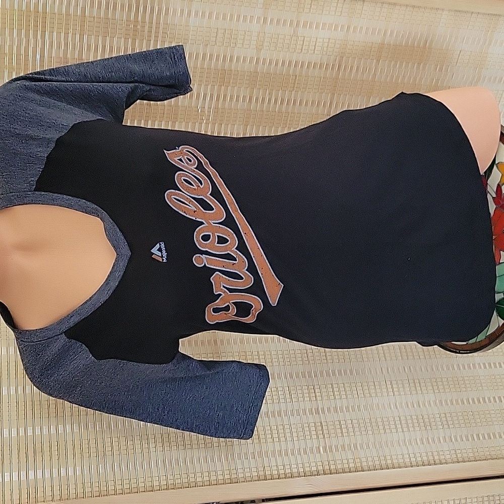 Majestic Women's Black and Gray Orioles T-Shirt (M)